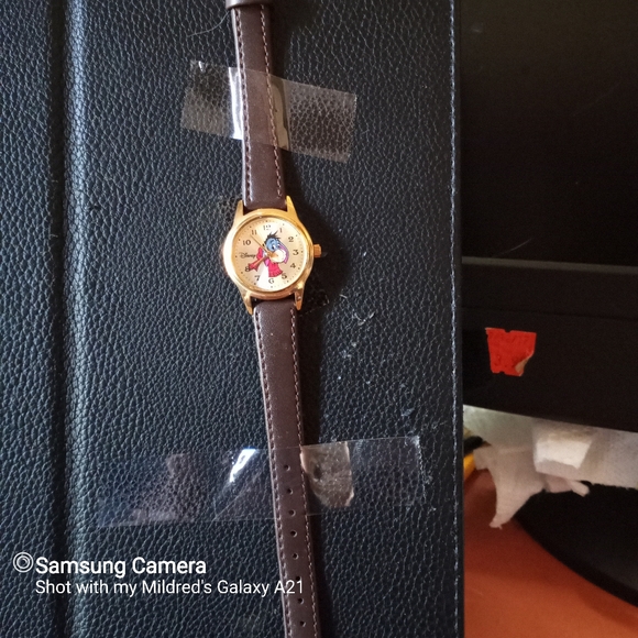 Watch - Picture 2 of 3